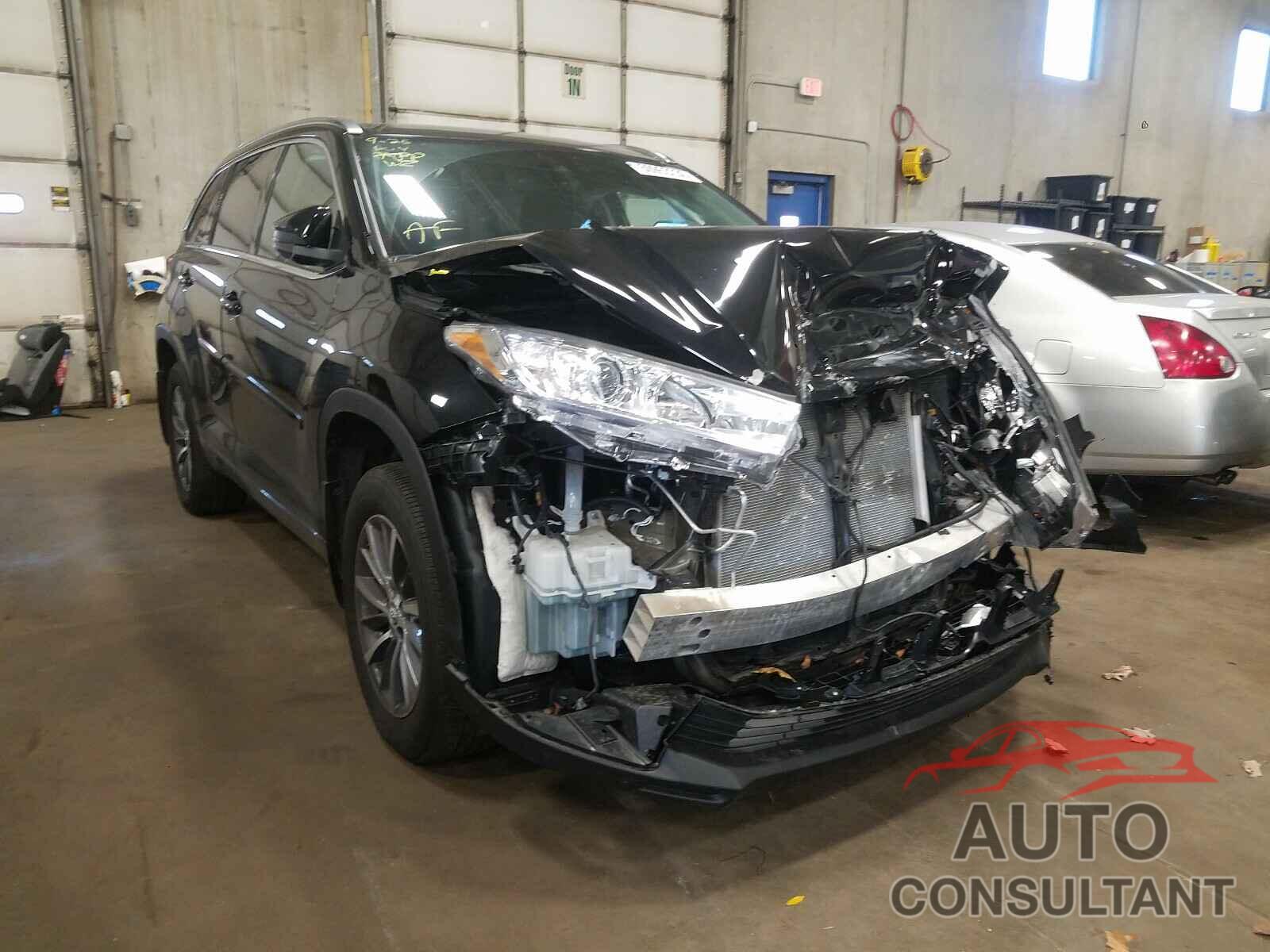 TOYOTA HIGHLANDER 2018 - 5TDJZRFH0JS561860