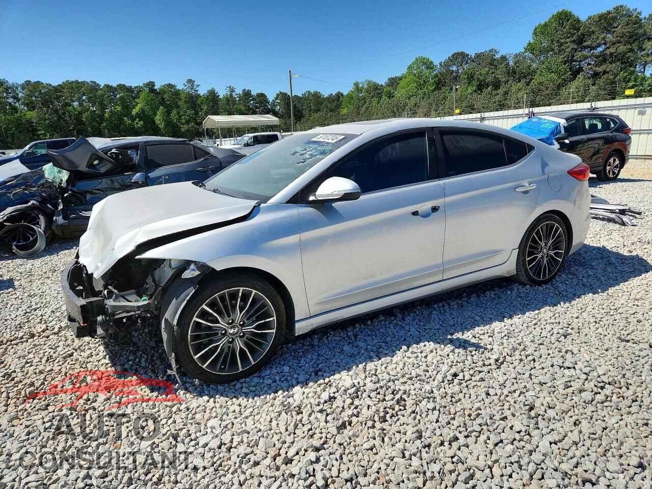 HYUNDAI ELANTRA 2018 - KMHD04LB3JU719528