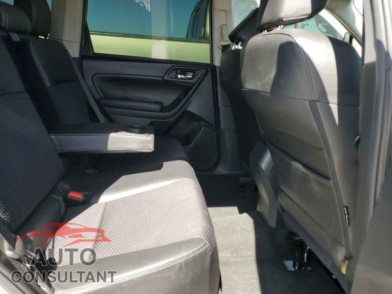 SUBARU FORESTER 2015 - JF2SJGDC9FH589225