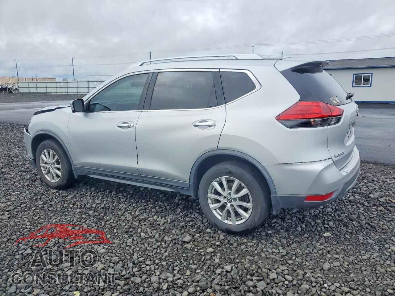 NISSAN ROGUE 2017 - KNMAT2MV2HP618209