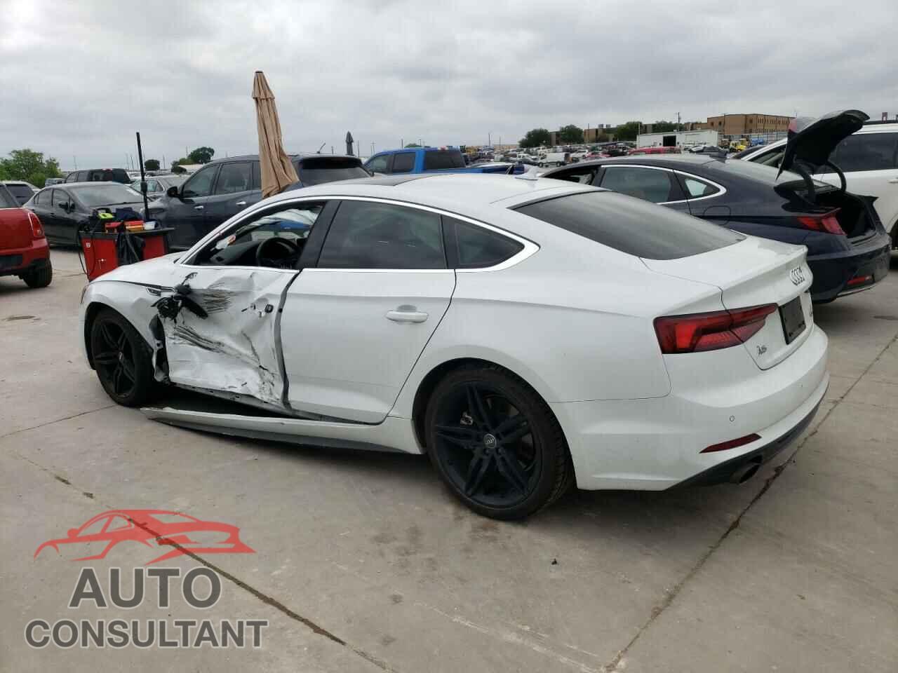 AUDI A5 2018 - WAUENCF56JA136833