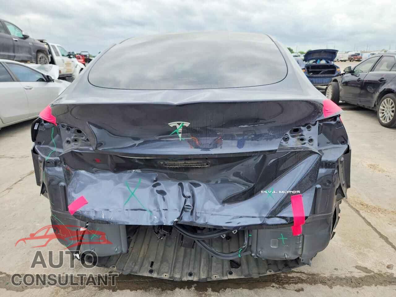 TESLA MODEL Y 2024 - 7SAYGDEEXRA246269