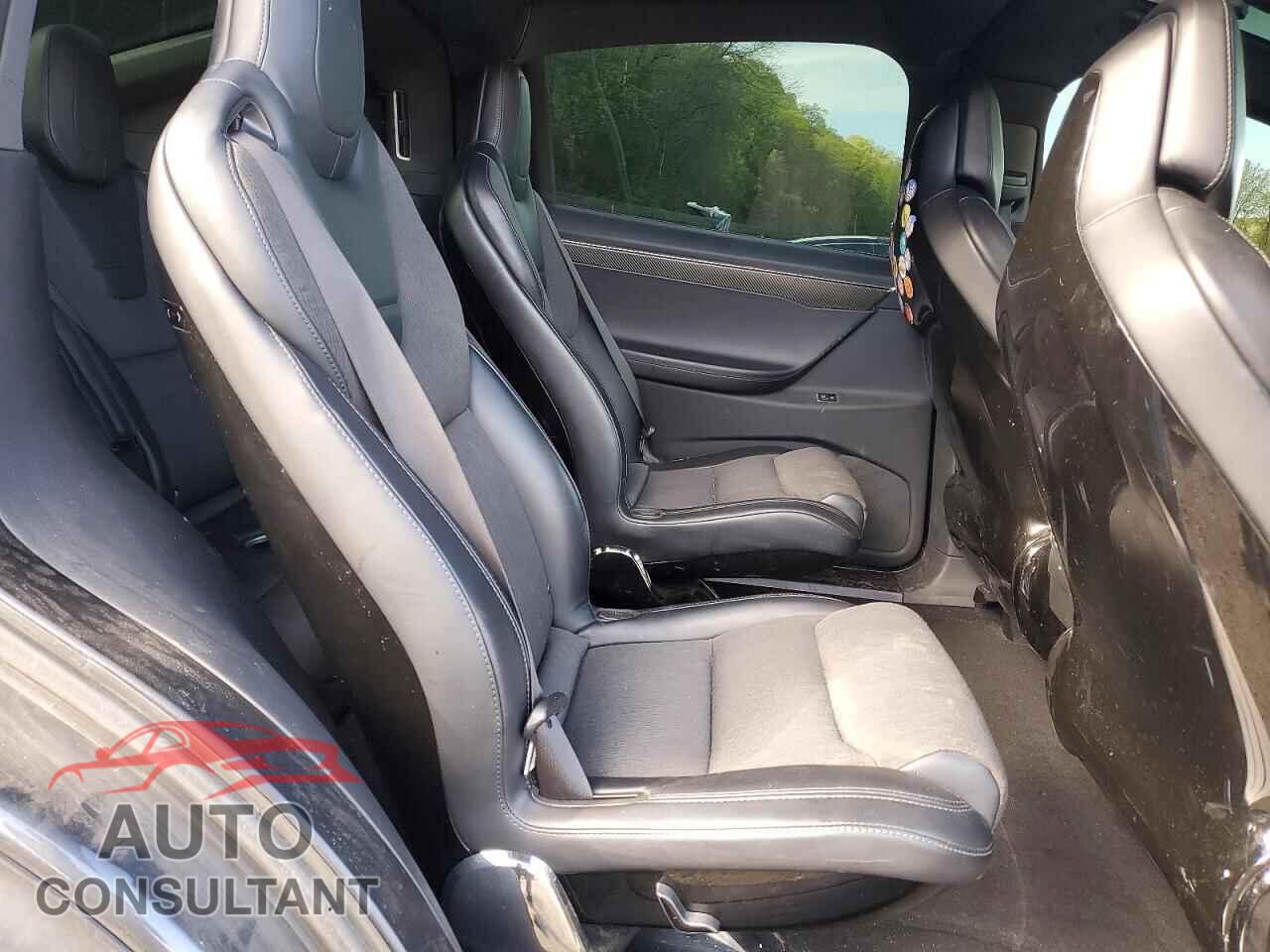 TESLA MODEL X 2016 - 5YJXCBE25GF016220