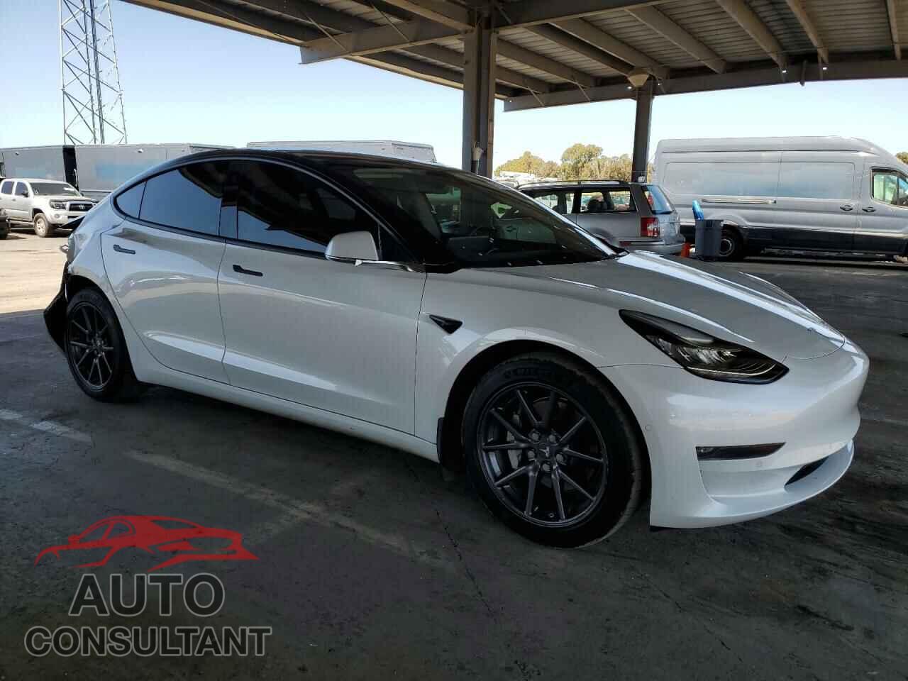 TESLA MODEL 3 2018 - 5YJ3E1EA1JF051967