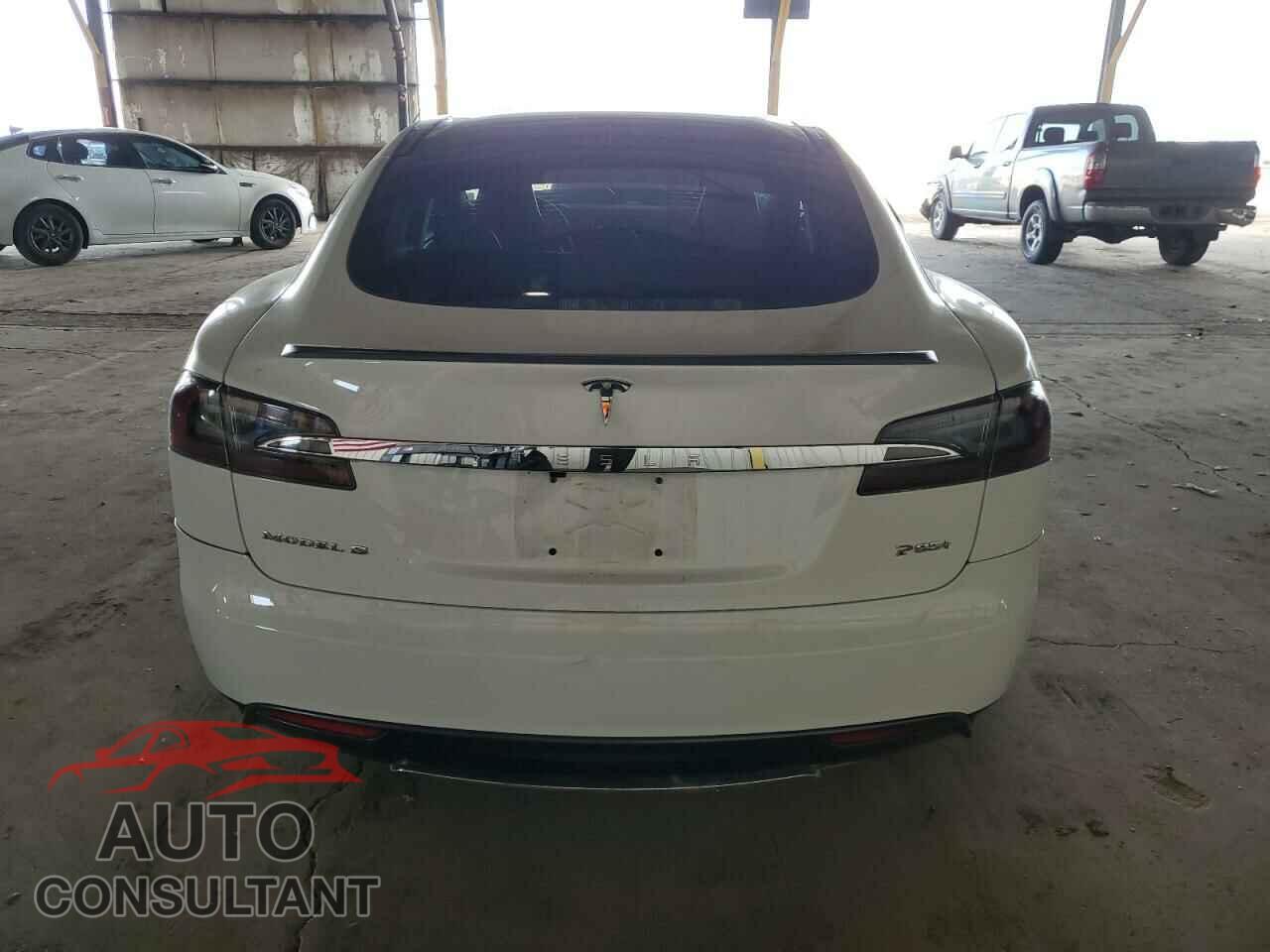 TESLA MODEL S 2013 - 5YJSA1DP5DFP12661