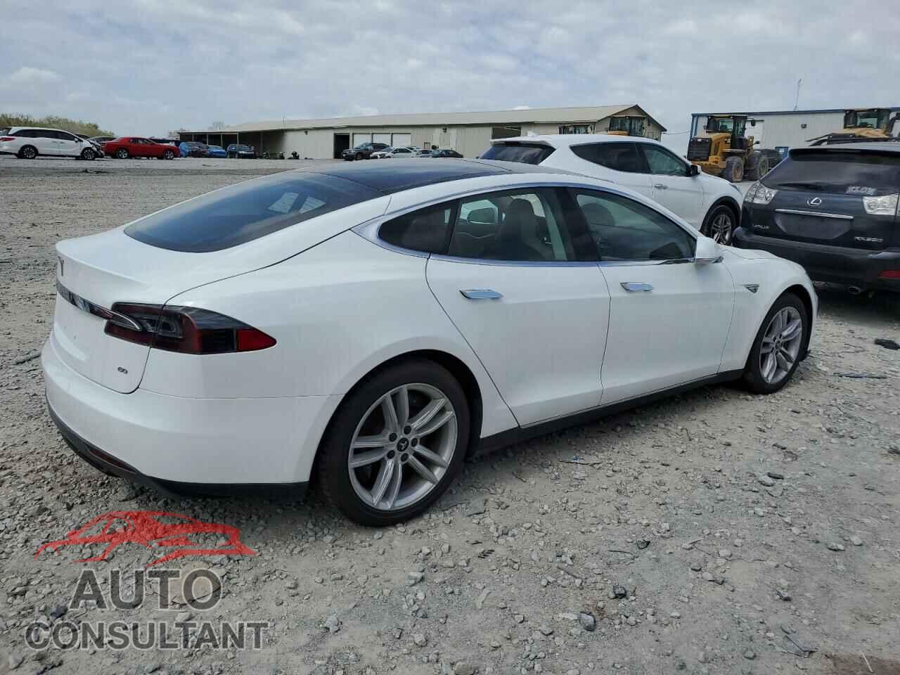 TESLA MODEL S 2014 - 5YJSA1S11EFP32051