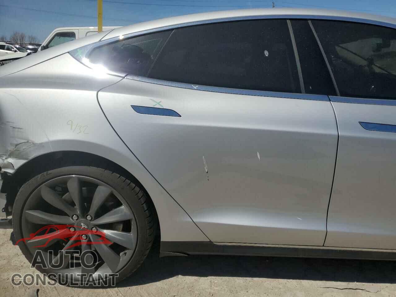 TESLA MODEL S 2013 - 5YJSA1CN5DFP05936