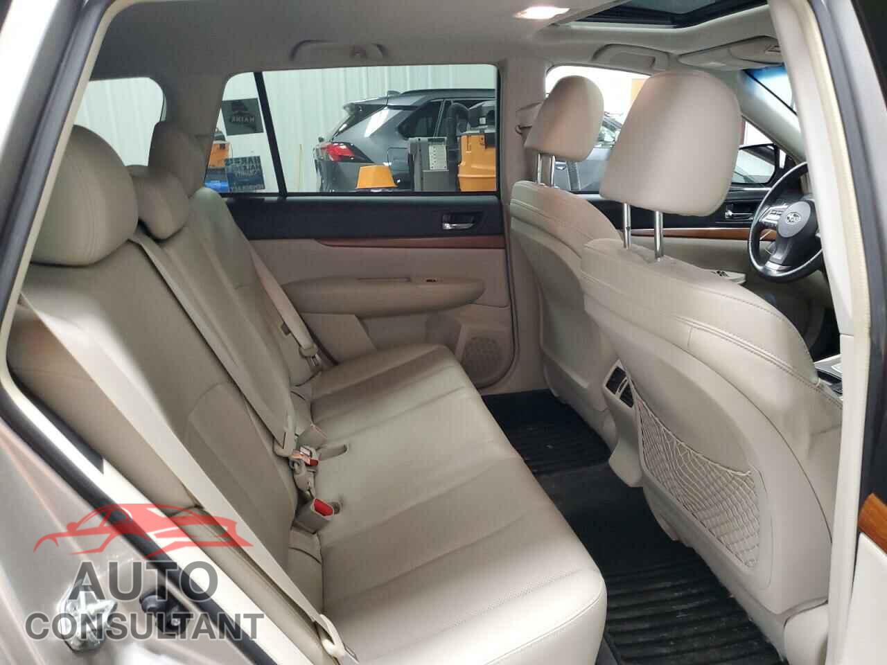 SUBARU OUTBACK 2014 - 4S4BRBLC8E3301844