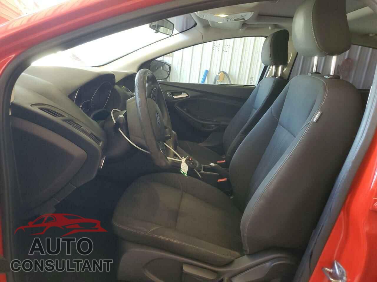 FORD FOCUS 2016 - 1FADP3F27GL272468