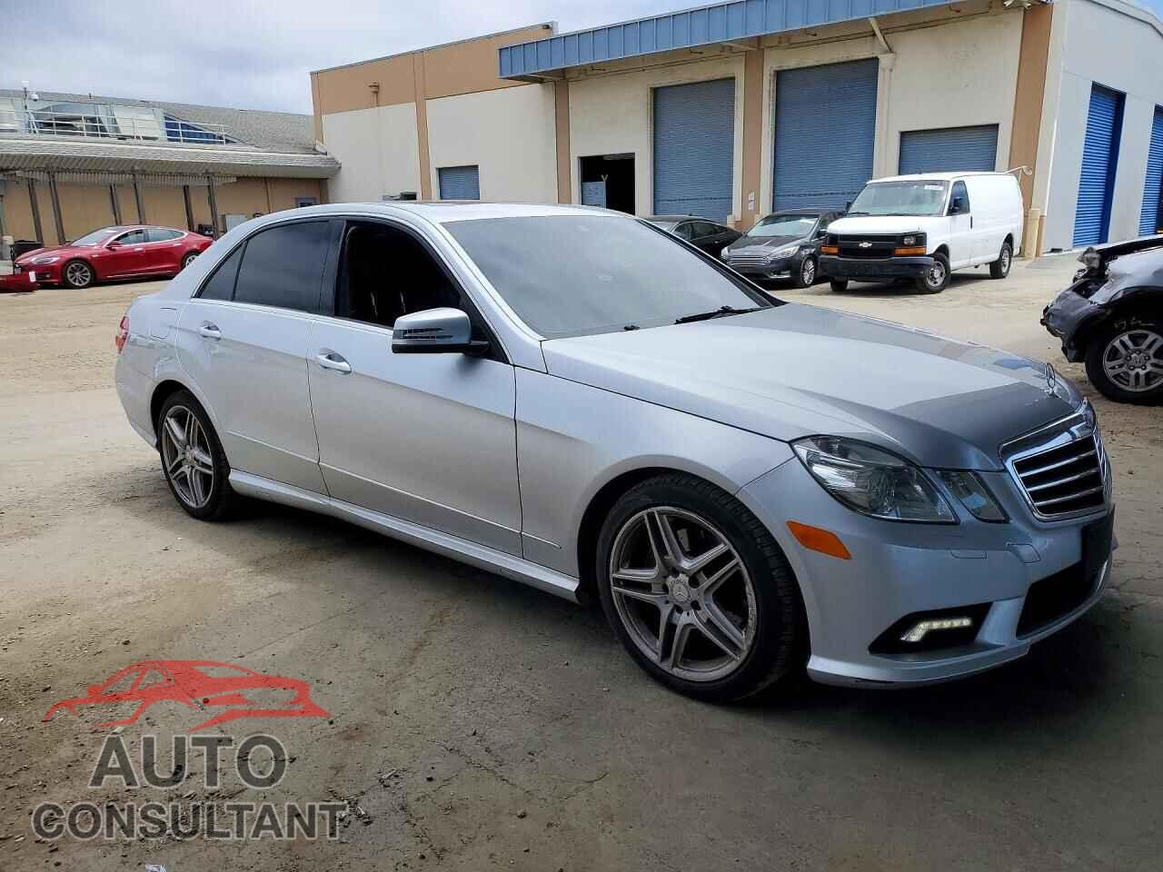 MERCEDES-BENZ E-CLASS 2011 - WDDHF5GB1BA267575