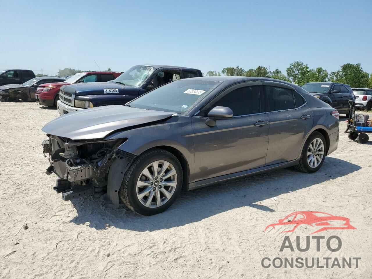 TOYOTA CAMRY 2018 - 4T1B11HK6JU056600