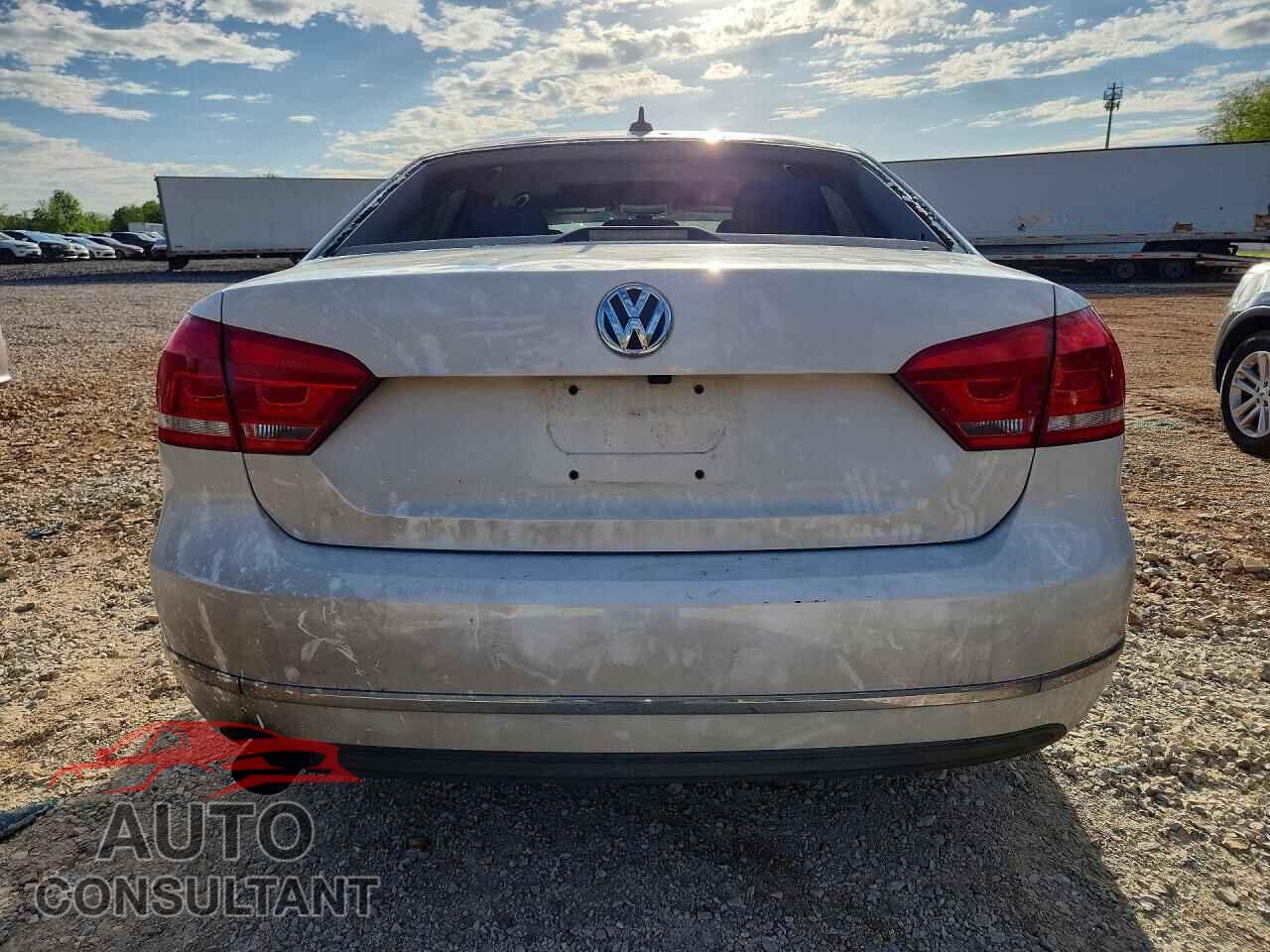 VOLKSWAGEN PASSAT 2013 - 1VWCN7A30DC139563