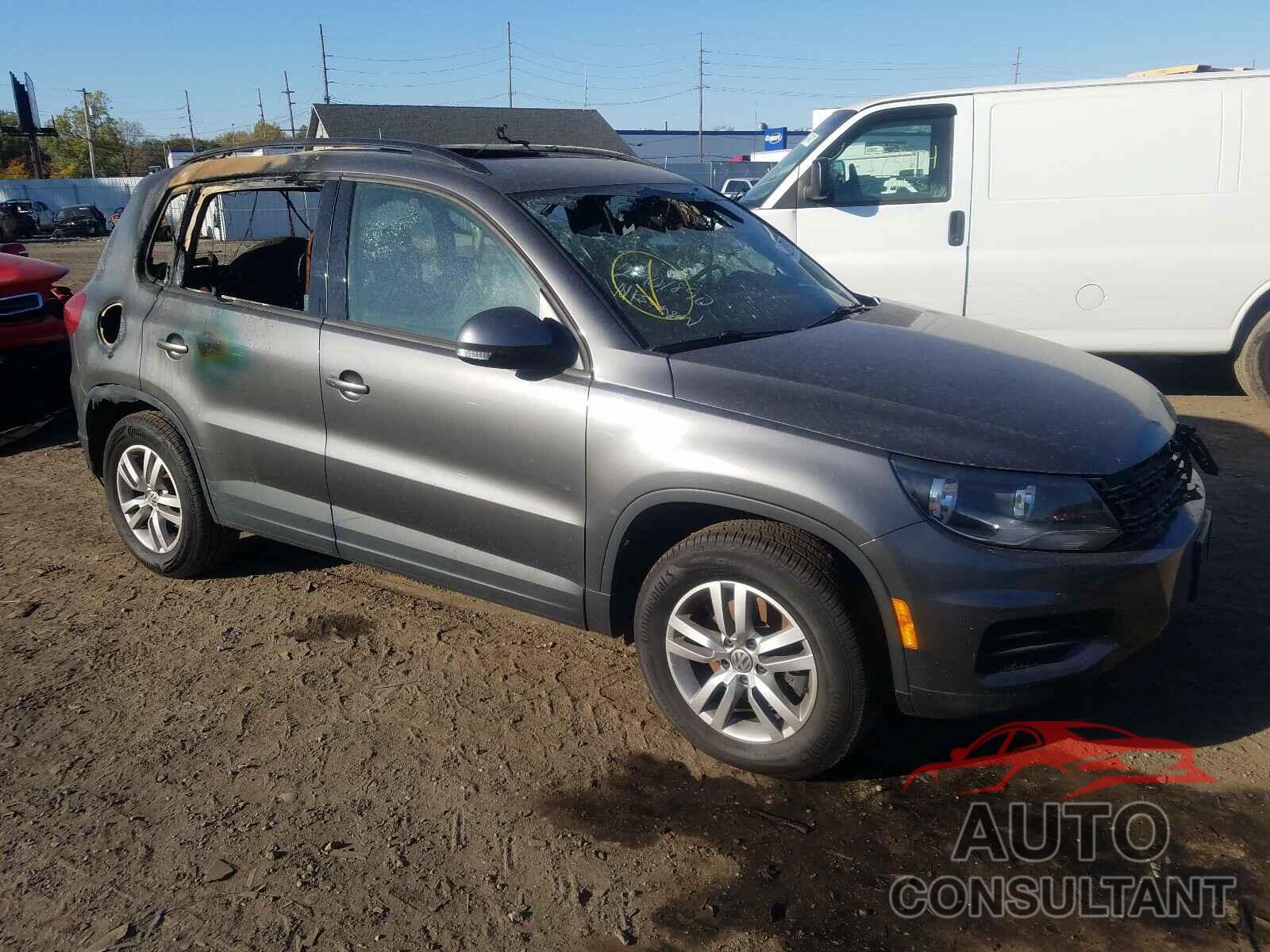 VOLKSWAGEN TIGUAN 2016 - WVGAV7AX7GW554973