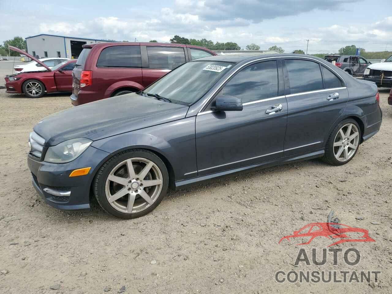MERCEDES-BENZ C-CLASS 2013 - WDDGF5HB8DR243708
