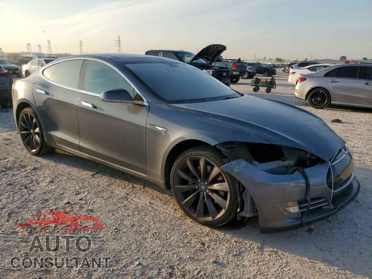 TESLA MODEL S 2013 - 5YJSA1CP6DFP13674