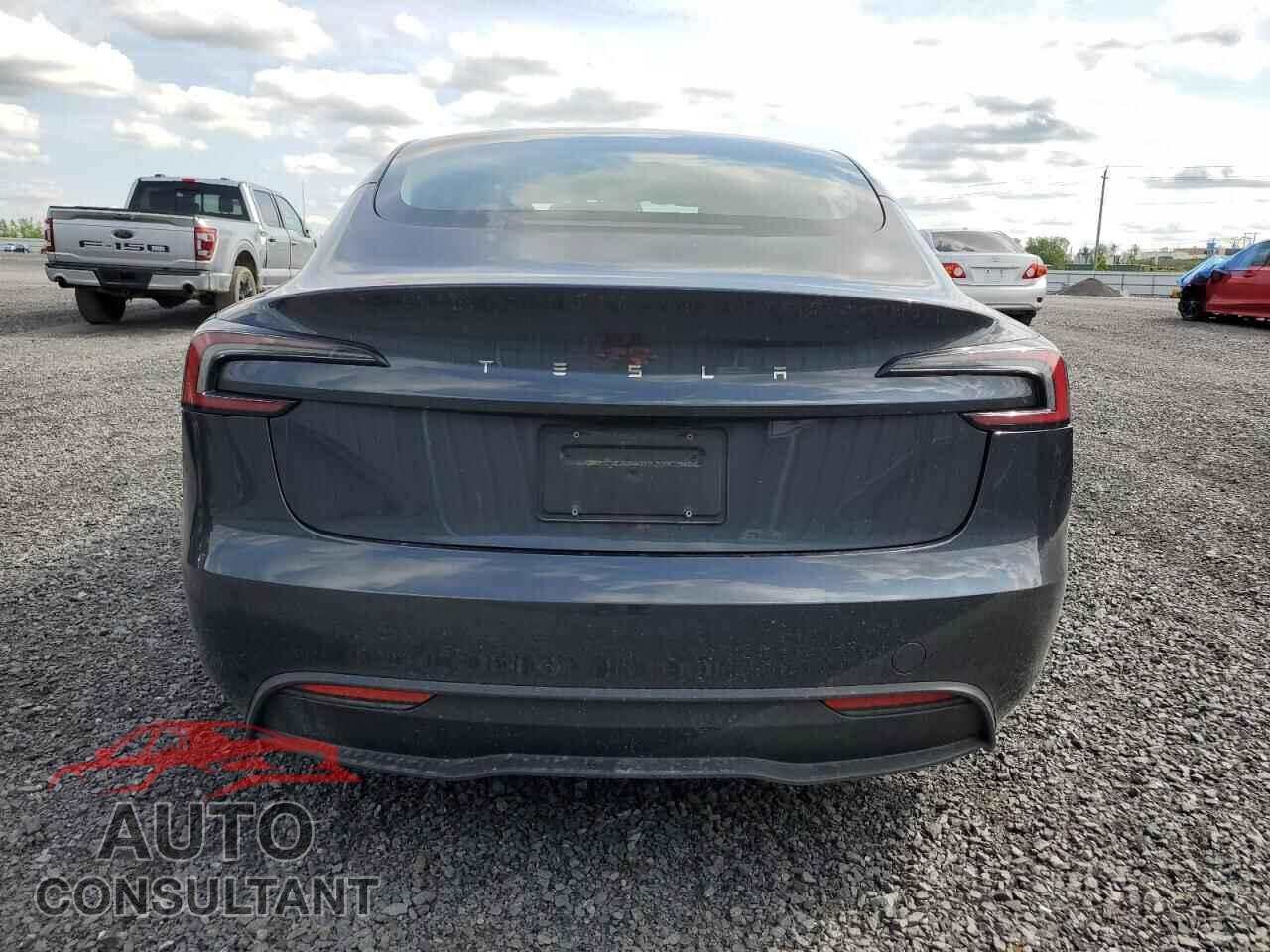 TESLA MODEL 3 2024 - LRW3E7FA2RC089456