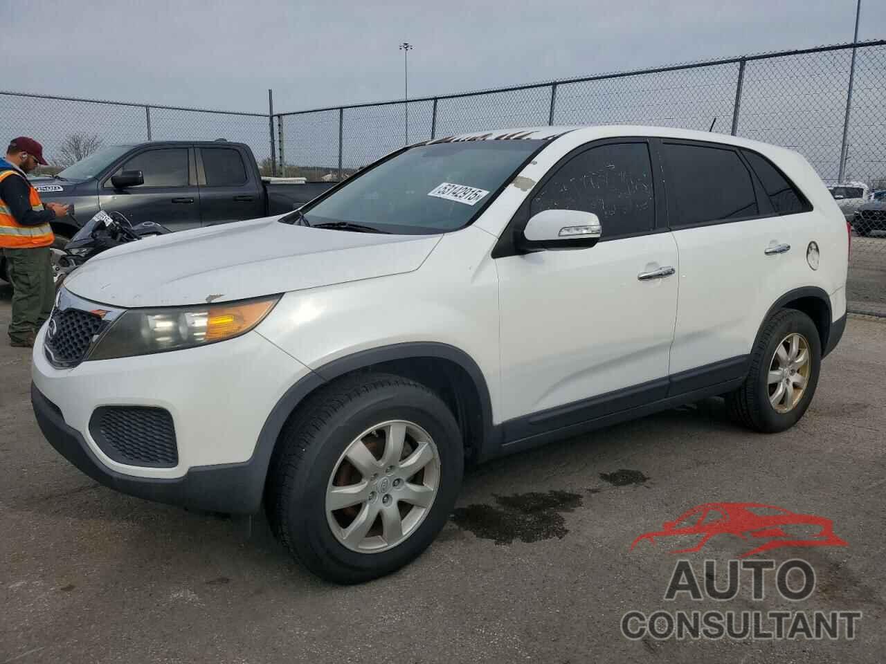 KIA SORENTO 2011 - 5XYKT3A16BG076523