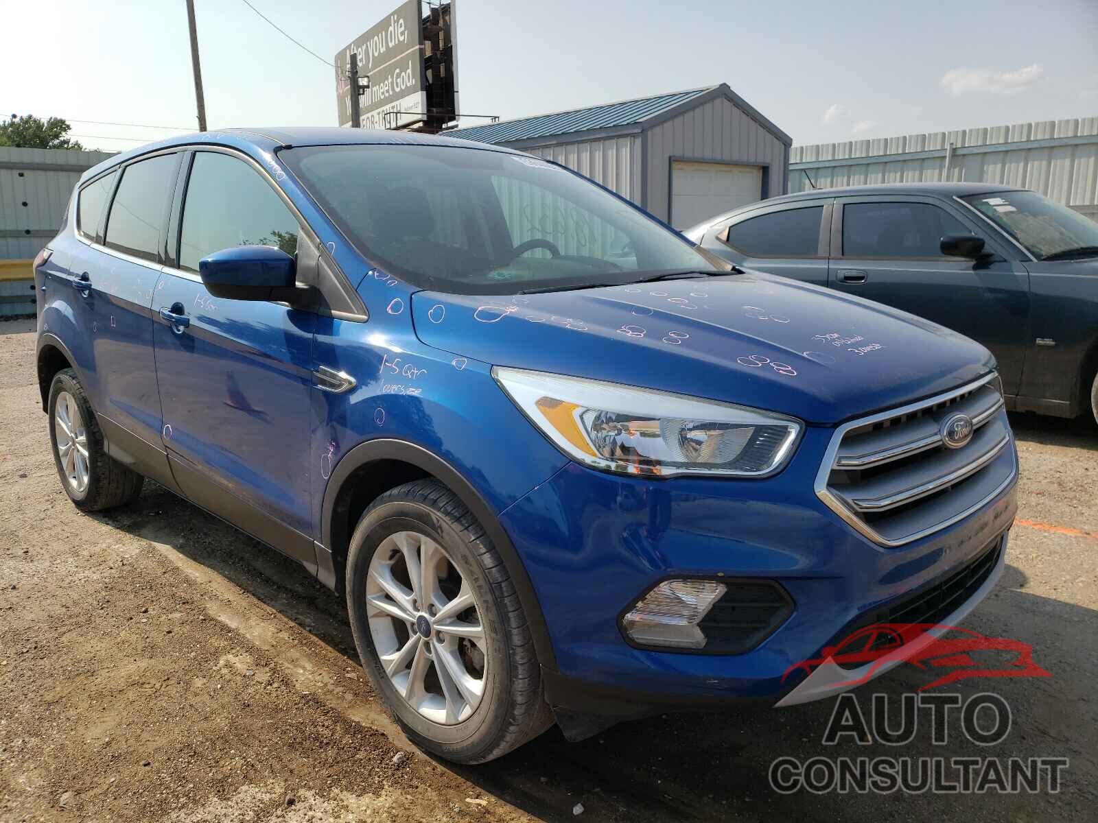 FORD ESCAPE 2017 - 1FMCU9G91HUB67171