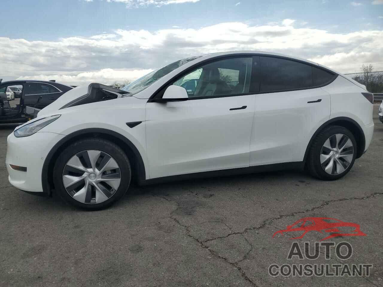 TESLA MODEL Y 2021 - 5YJYGDEE9MF200411