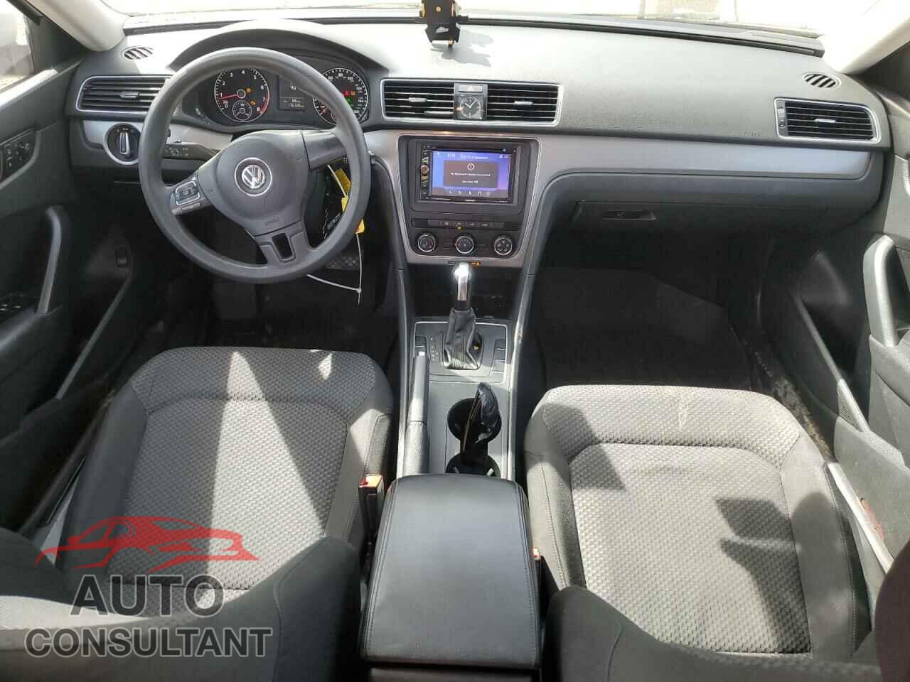 VOLKSWAGEN PASSAT 2014 - 1VWAP7A37EC006897