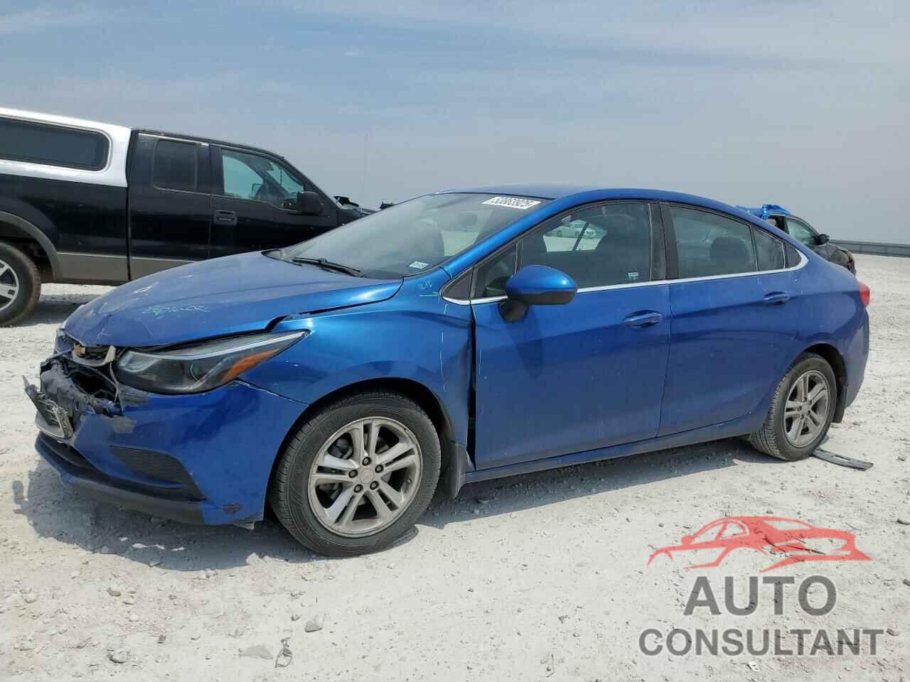 CHEVROLET CRUZE 2018 - 1G1BE5SM8J7149894