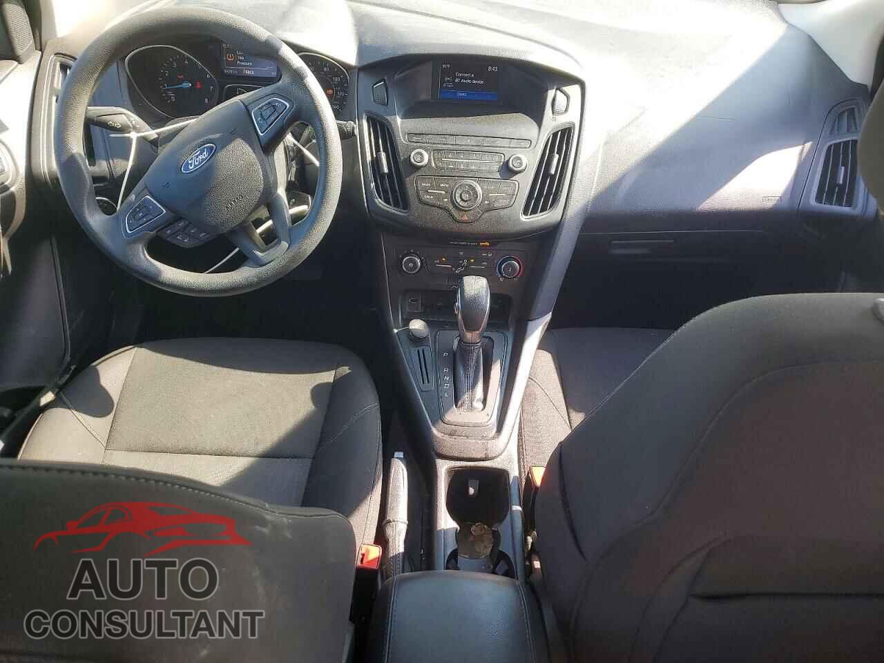 FORD FOCUS 2018 - 1FADP3K25JL320367