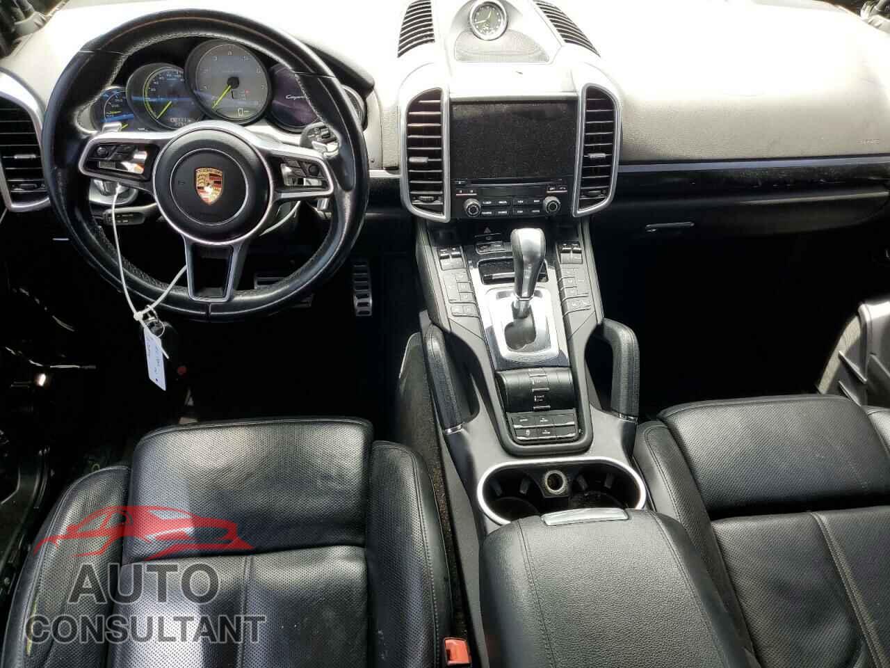 PORSCHE CAYENNE 2017 - WP1AE2A25HLA68286