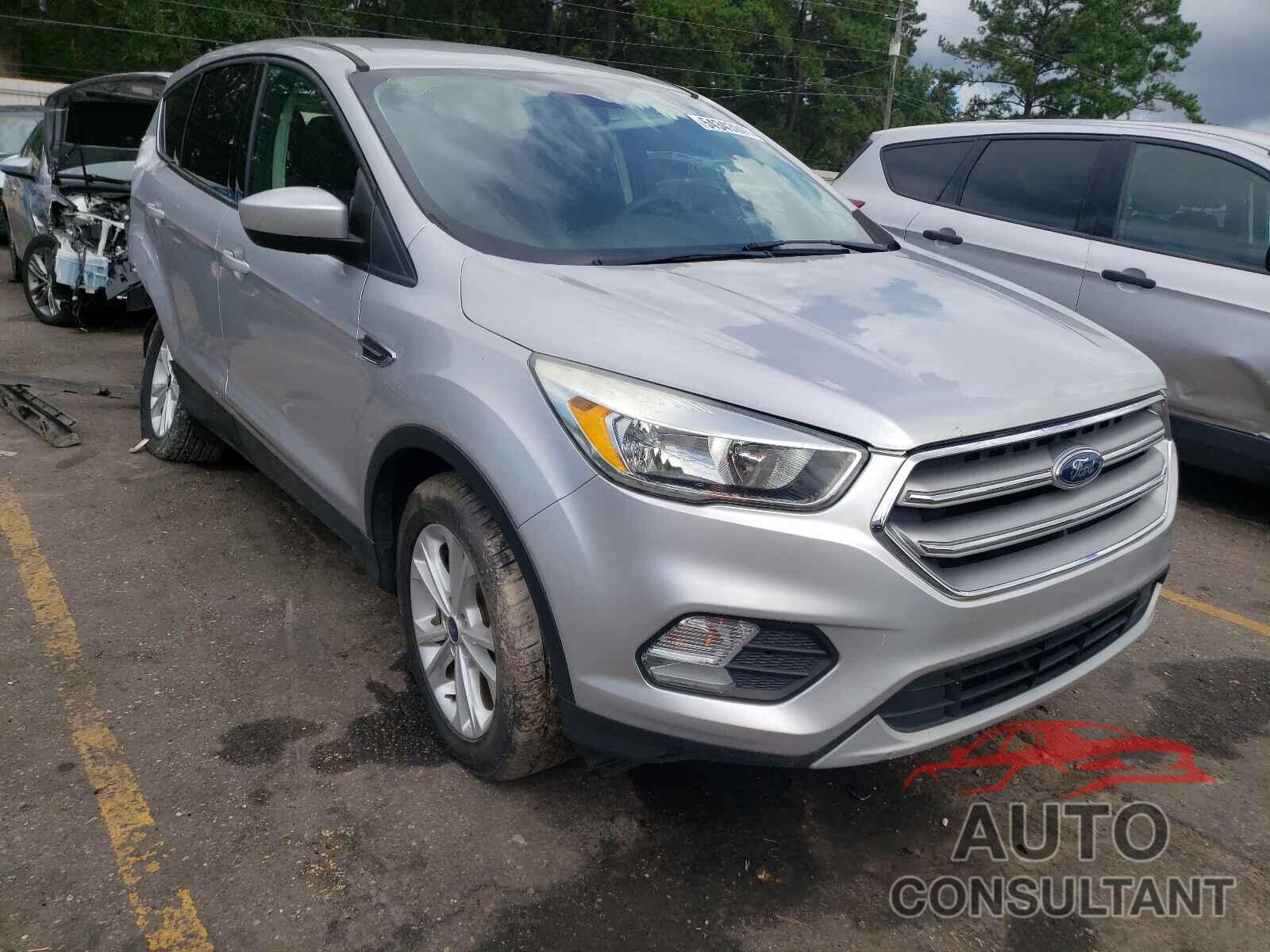 FORD ESCAPE 2017 - 1FMCU9G98HUC52959