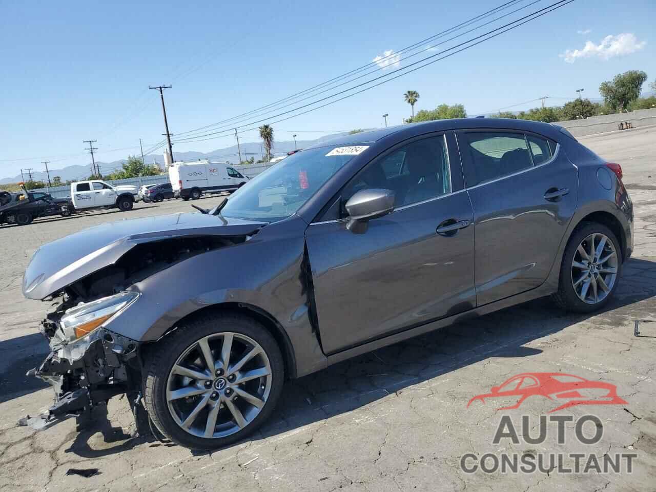 MAZDA 3 2018 - 3MZBN1L35JM185759