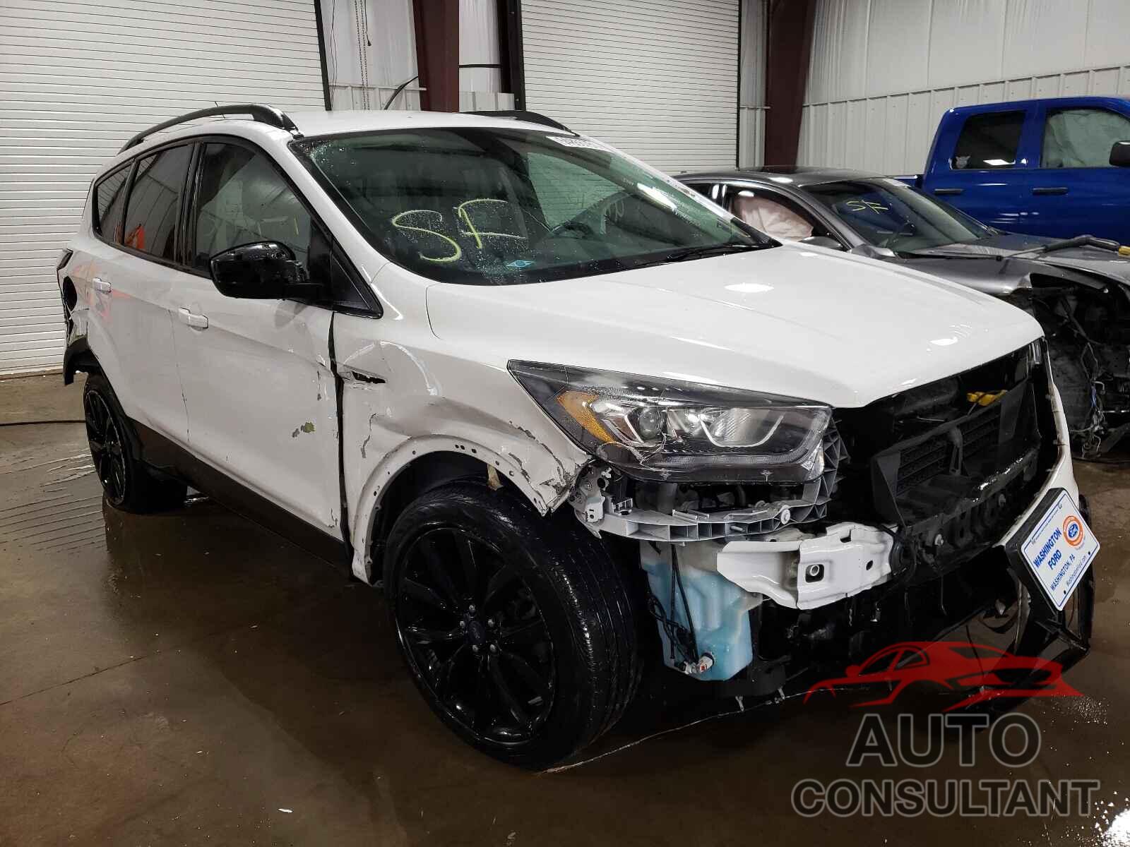 FORD ESCAPE 2017 - 1FMCU9GD2HUE82386