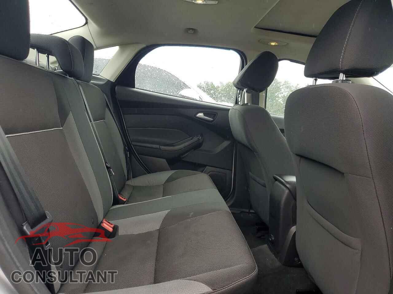 FORD FOCUS 2014 - 1FADP3F2XEL275426