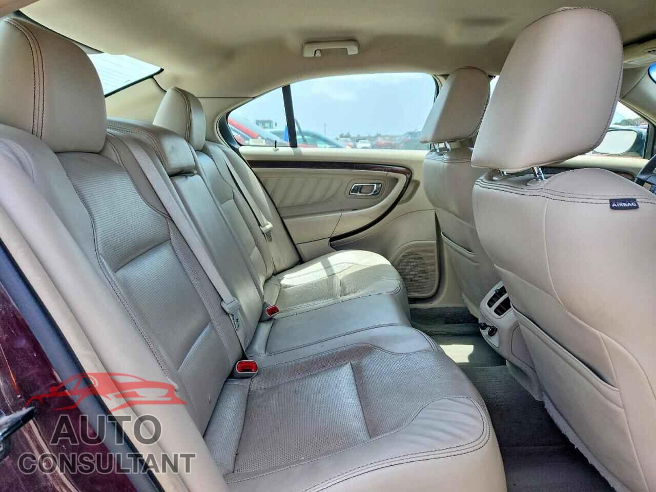 FORD TAURUS 2011 - 1FAHP2FW3BG111132