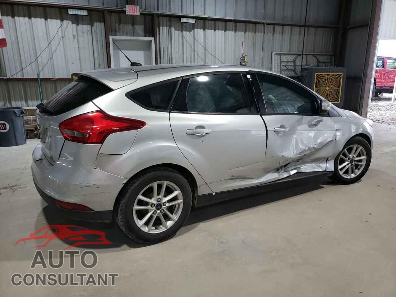 FORD FOCUS 2015 - 1FADP3K29FL334215