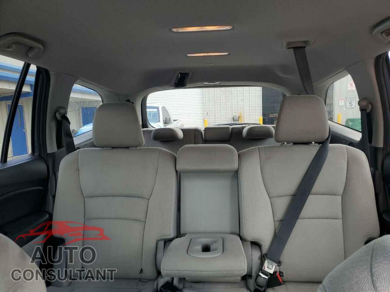 HONDA PILOT 2018 - 5FNYF6H33JB052017