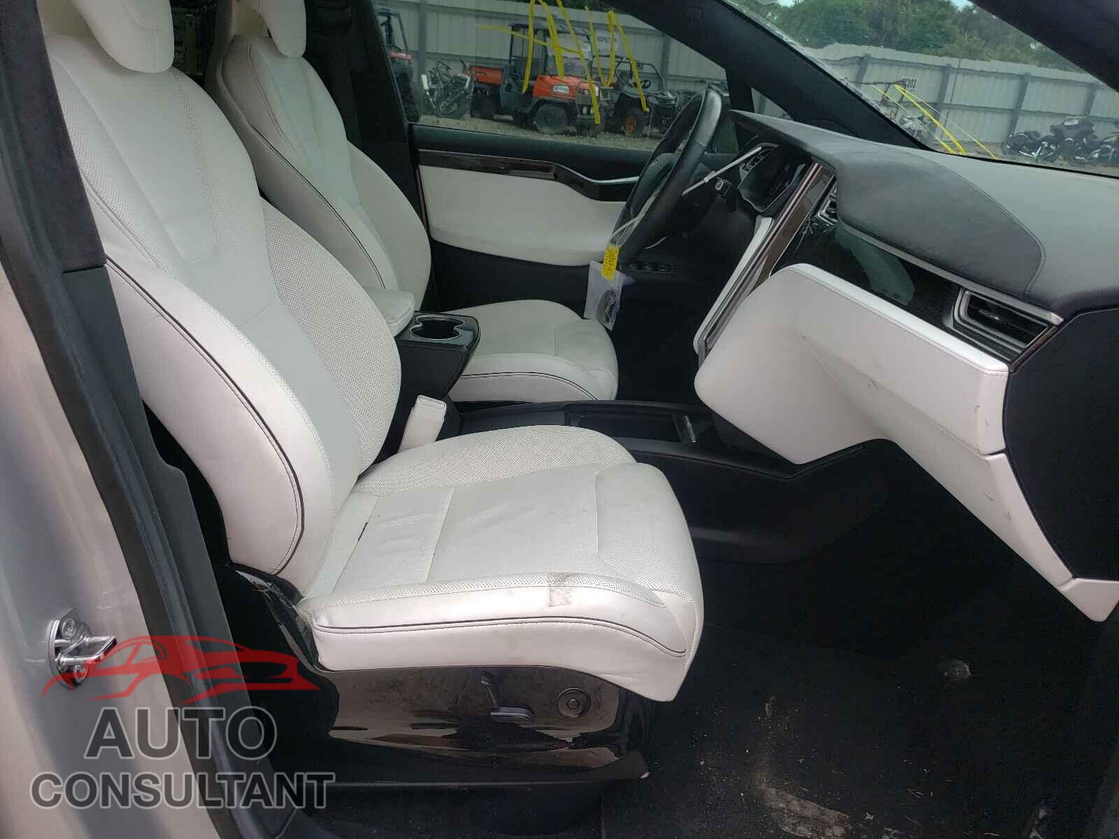 TESLA MODEL X 2016 - 5YJXCBE24GF013258