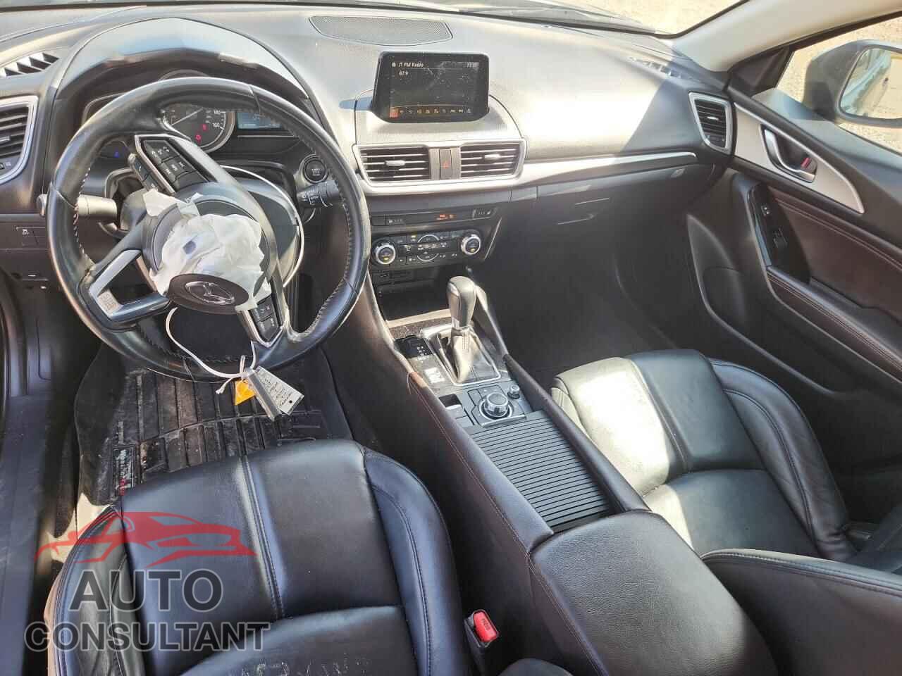 MAZDA 3 2018 - 3MZBN1V39JM166399