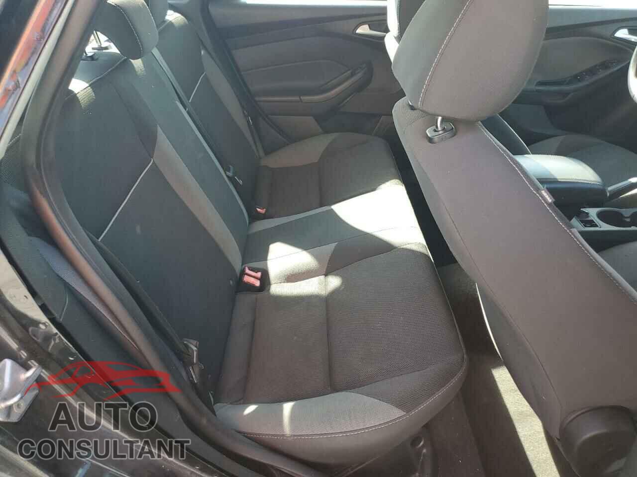 FORD FOCUS 2014 - 1FADP3F29EL222457