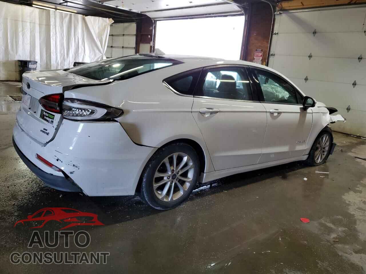FORD FUSION 2019 - 3FA6P0LU4KR281961