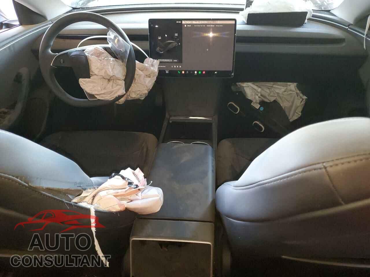 TESLA MODEL 3 2024 - 5YJ3E1EAXRF717848