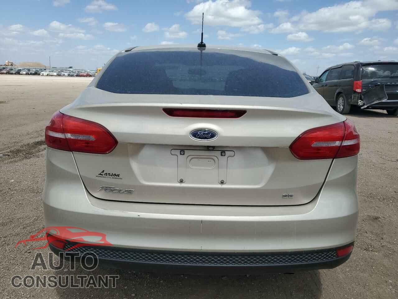 FORD FOCUS 2017 - 1FADP3F28HL299535
