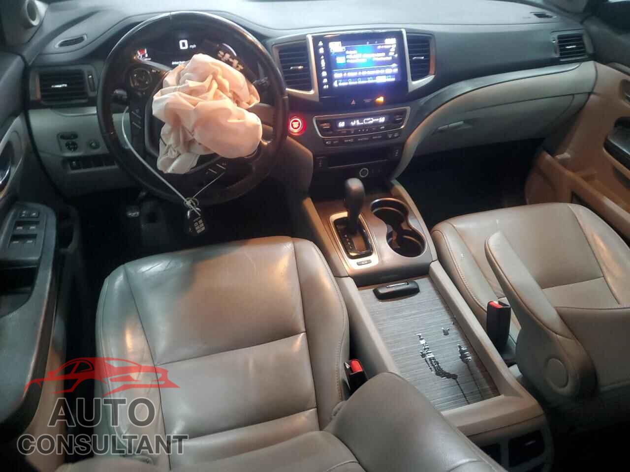 HONDA PILOT 2017 - 5FNYF6H78HB002176
