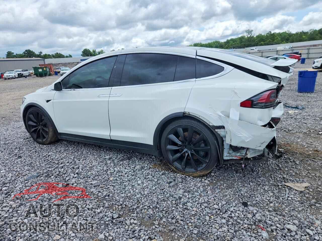 TESLA MODEL X 2017 - 5YJXCBE20HF077010