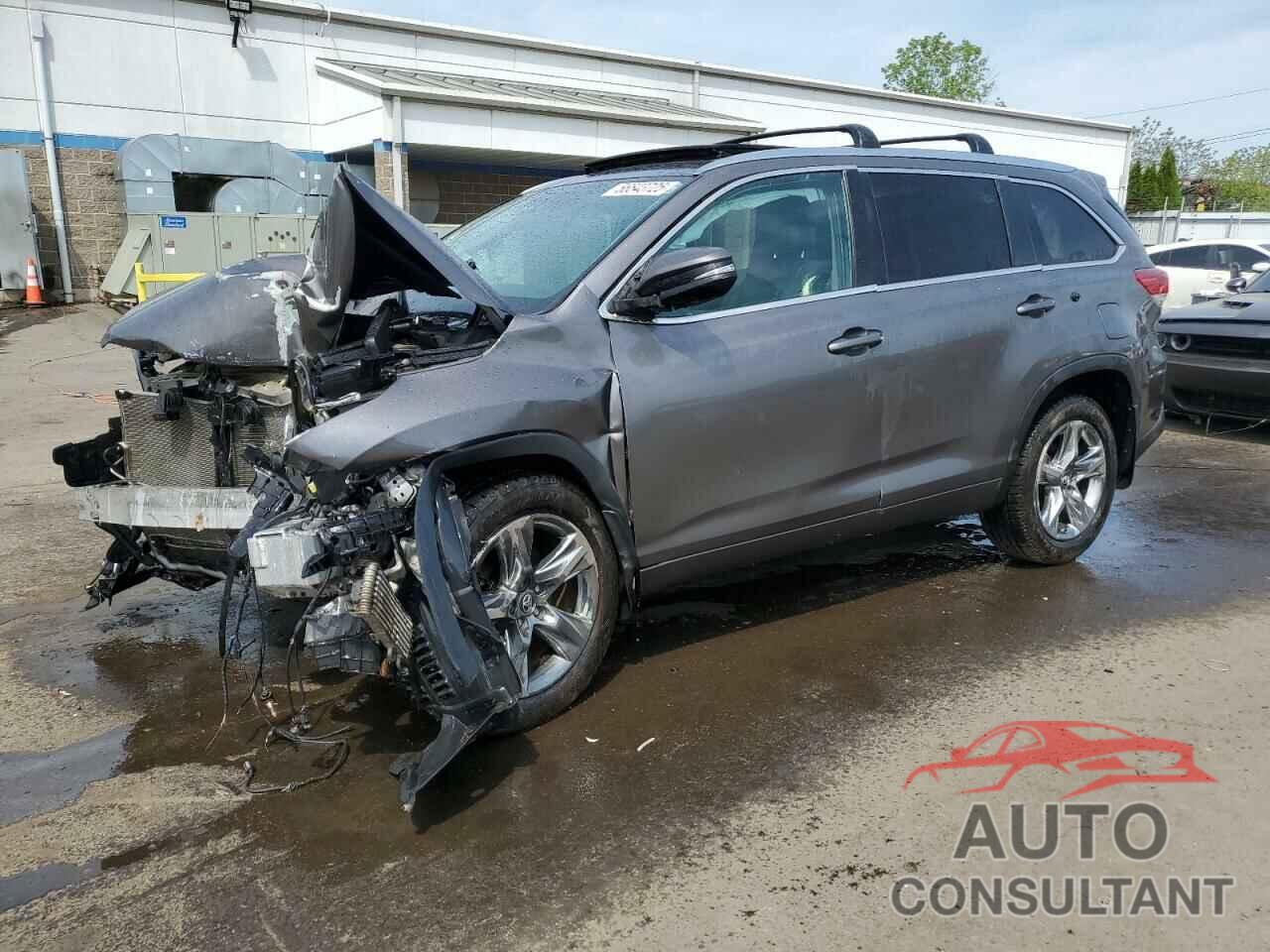 TOYOTA HIGHLANDER 2018 - 5TDDZRFH5JS847006