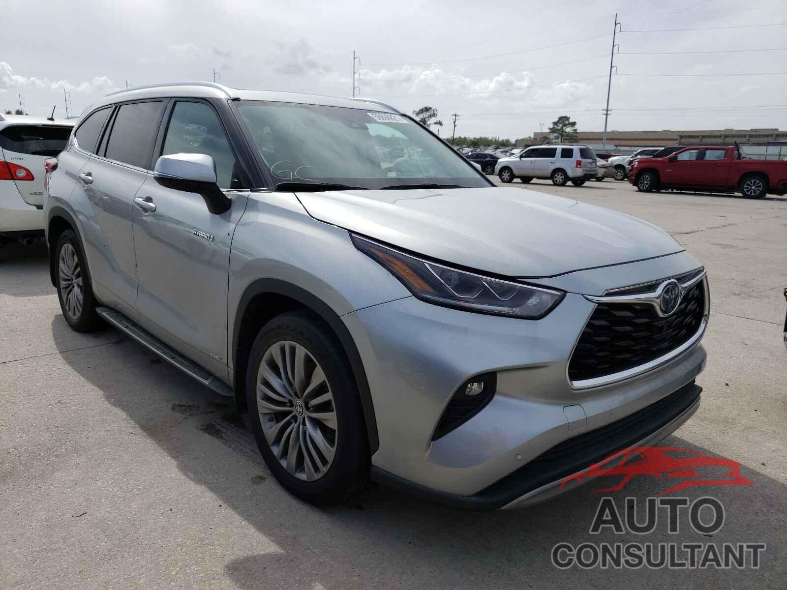 TOYOTA HIGHLANDER 2021 - 5TDEBRCH0MS019883