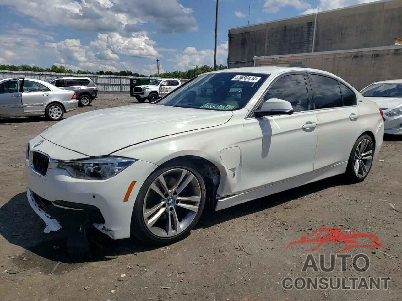 BMW 3 SERIES 2018 - WBA8E1C50JA758687