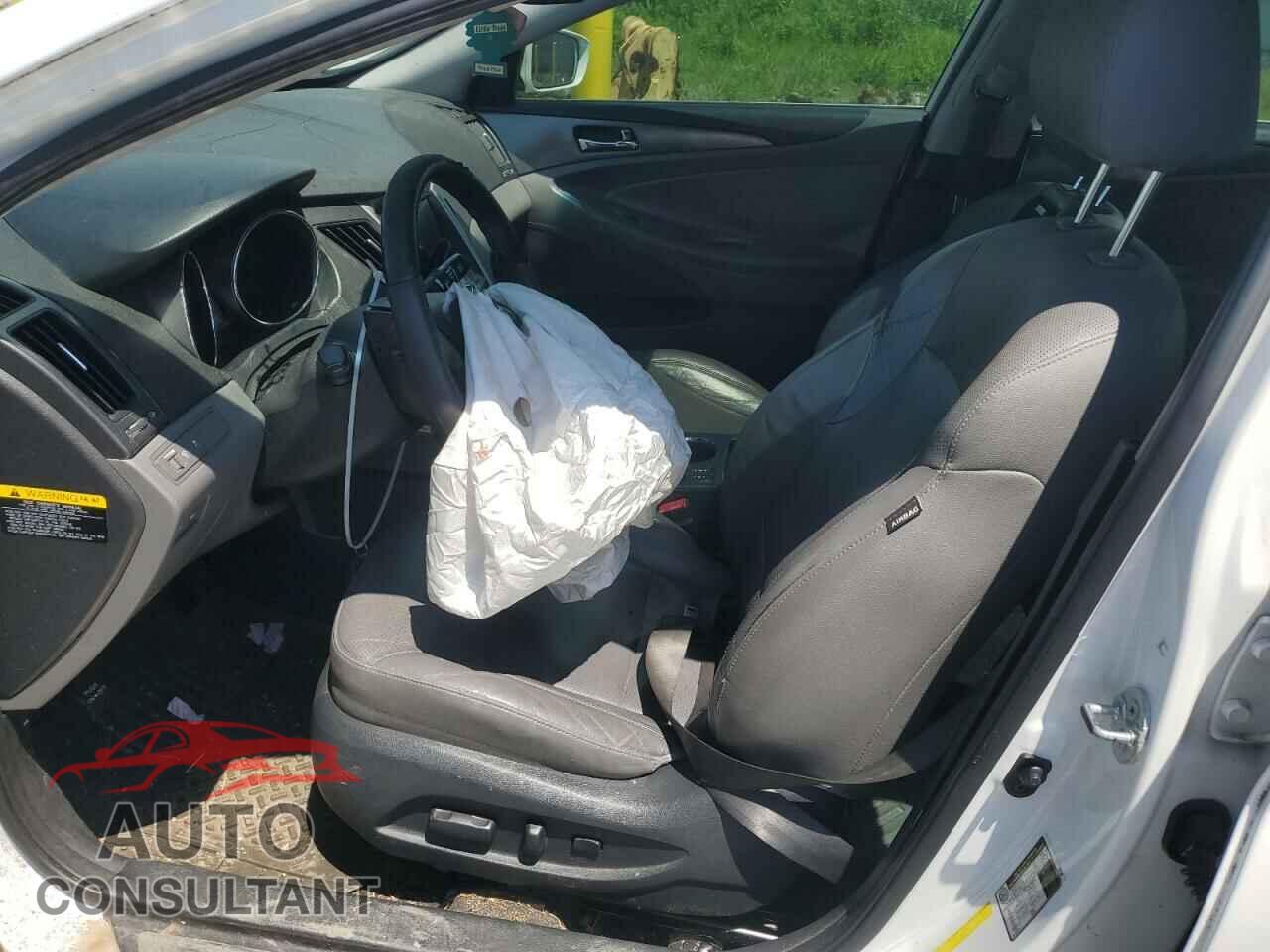 HYUNDAI SONATA 2012 - KMHEC4A48CA054212