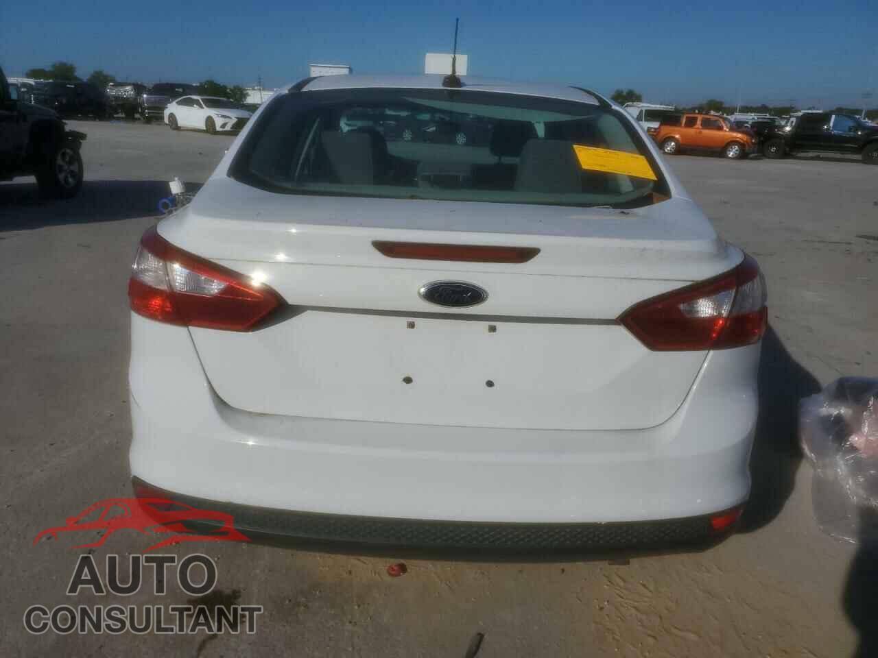 FORD FOCUS 2014 - 1FADP3F2XEL186858