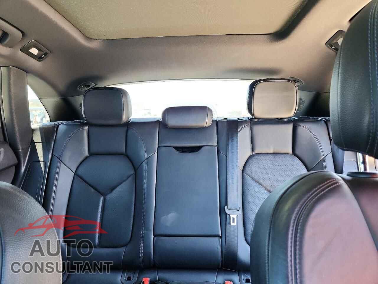 PORSCHE MACAN 2017 - WP1AA2A5XHLB83357