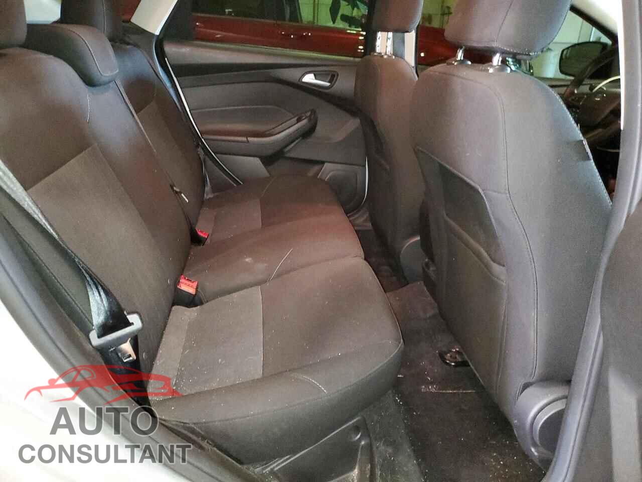 FORD FOCUS 2017 - 1FADP3K24HL321200