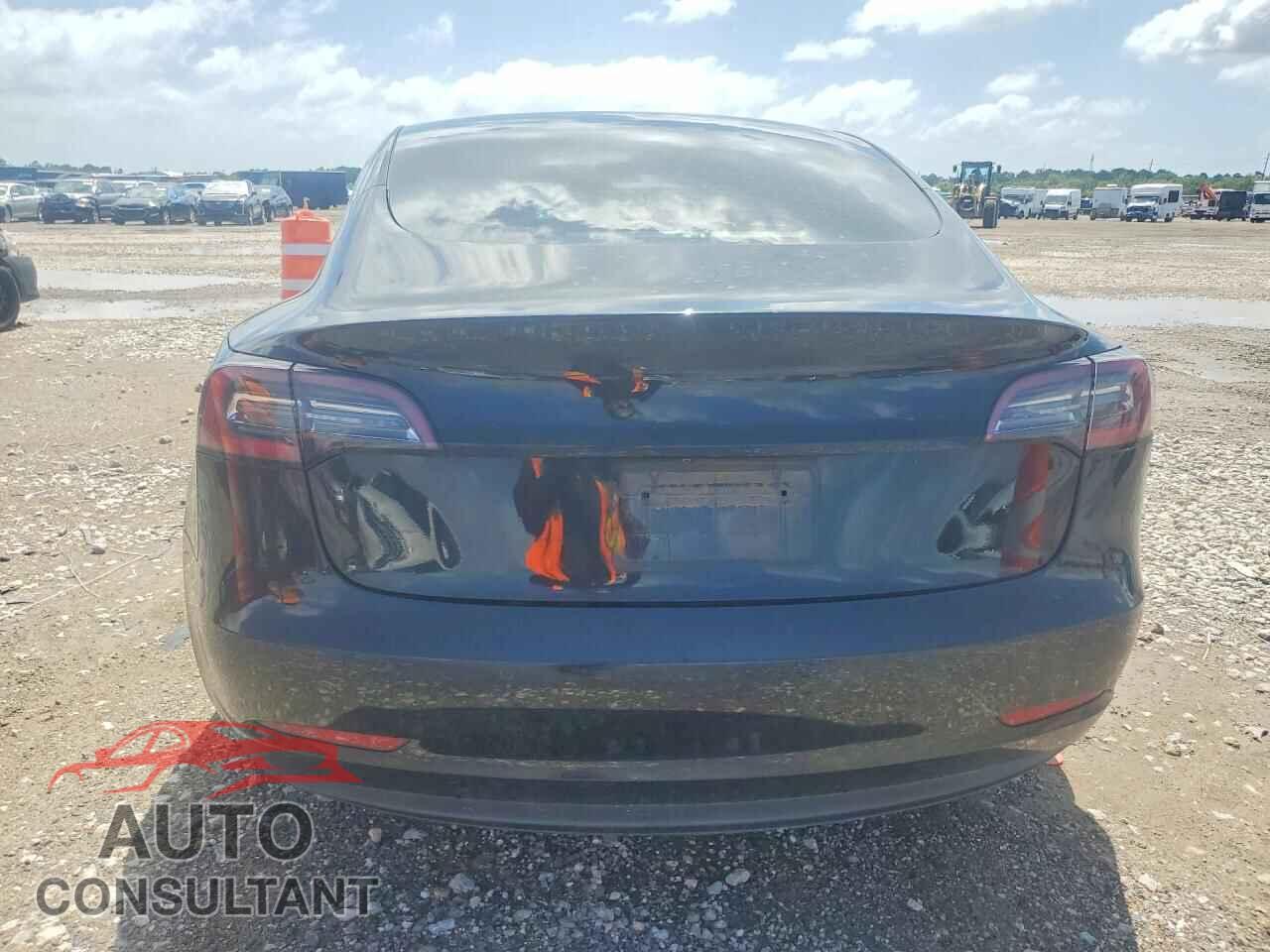 TESLA MODEL 3 2021 - 5YJ3E1EA3MF851402